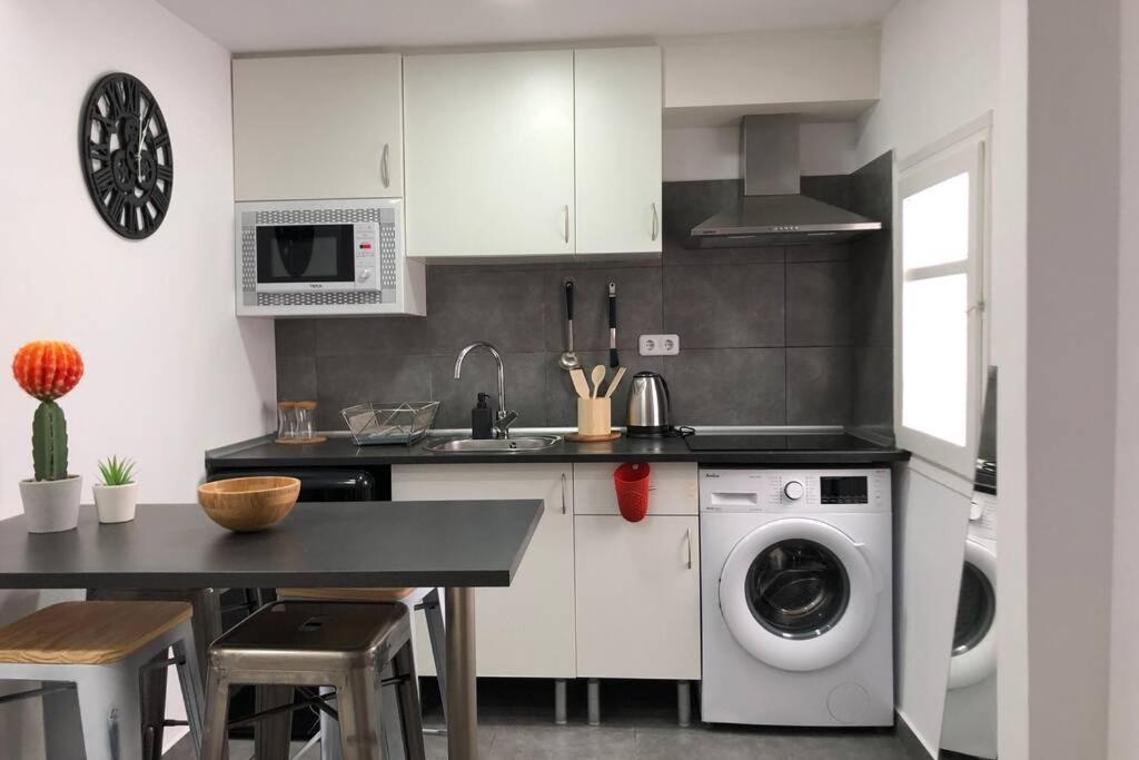 Appartement M4 Cool Terrace. 1 Min To Metro. 15 Min To Center à Esplugues de Llobregat Extérieur photo
